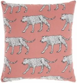 Mina Victory Life Styles Cheetahs Indoor Throw Pillow -Decor Haven Store GUEST 25666d4d c0e4 4928 9ae7 a98a929daafe