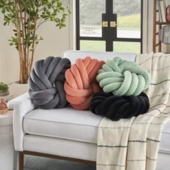 Mina Victory Sofia Infinite Knot 16" X 16" Indoor Throw Pillow -Decor Haven Store GUEST 47bf5c32 2d6d 4eb5 a43c 80af8d03d186